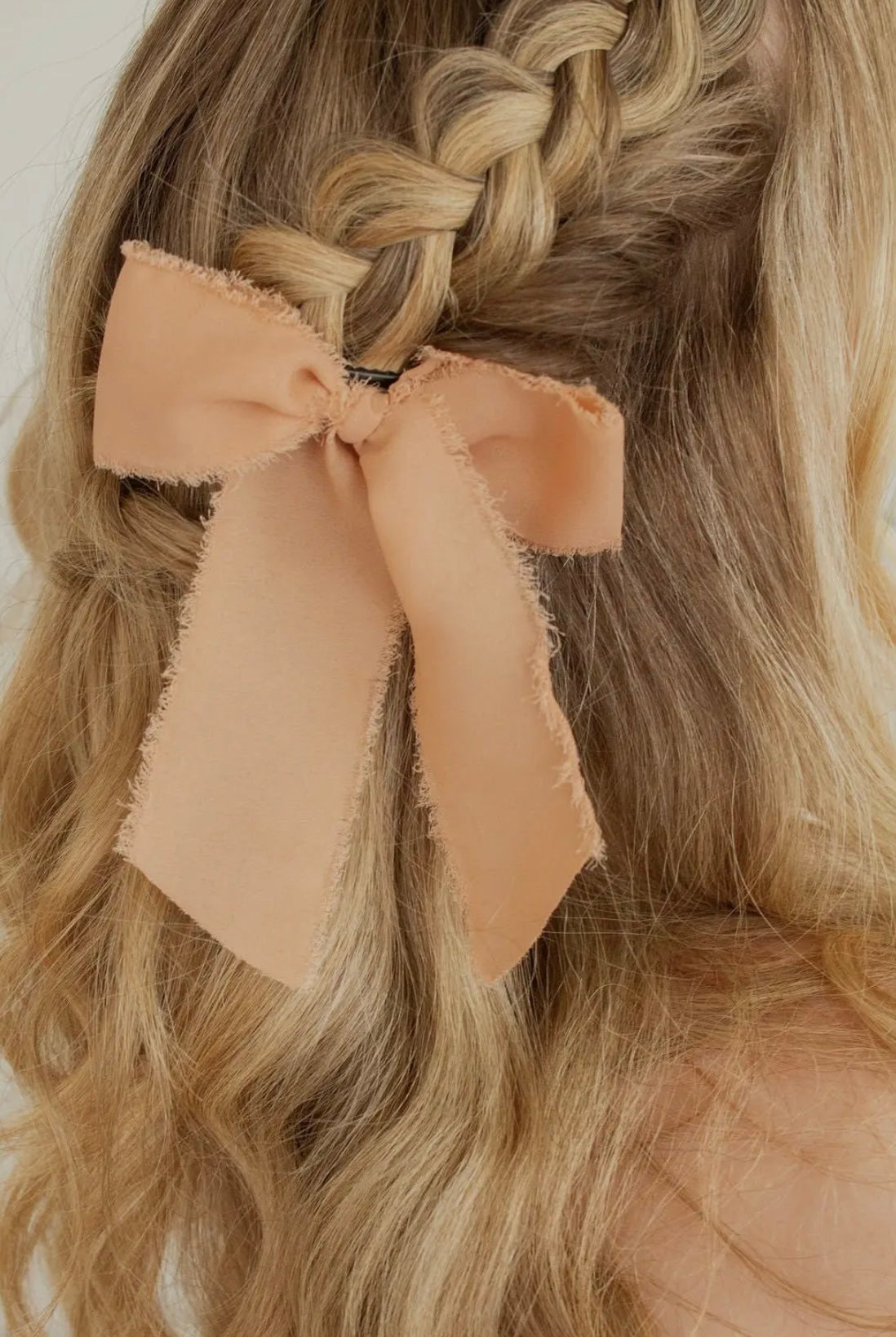 Freya Bow Clip