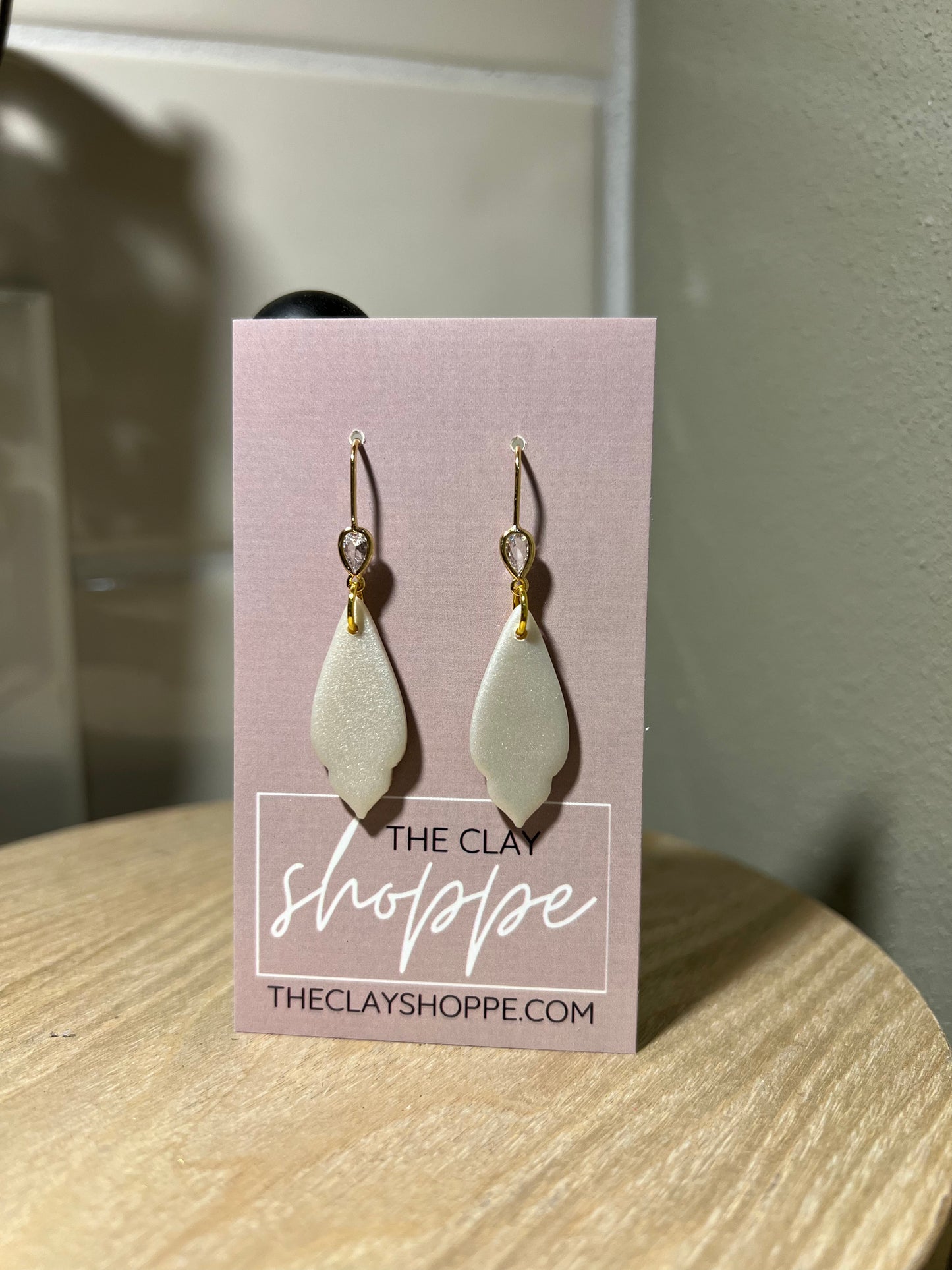 Champange Elegant Scalloped Tear Drop