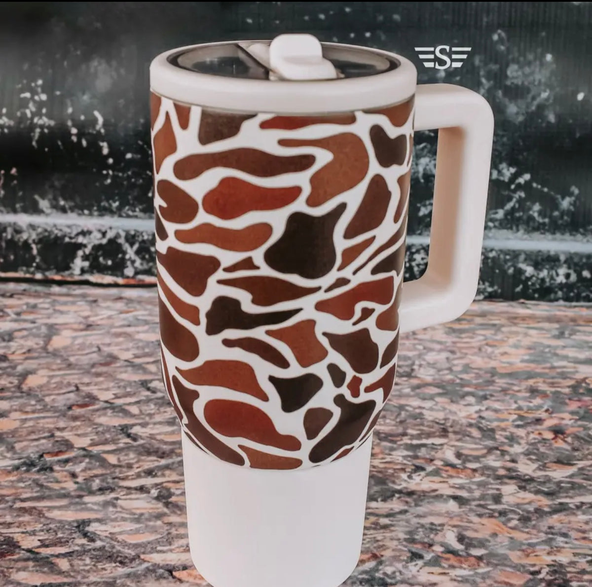 Camo tumbler 20oz
