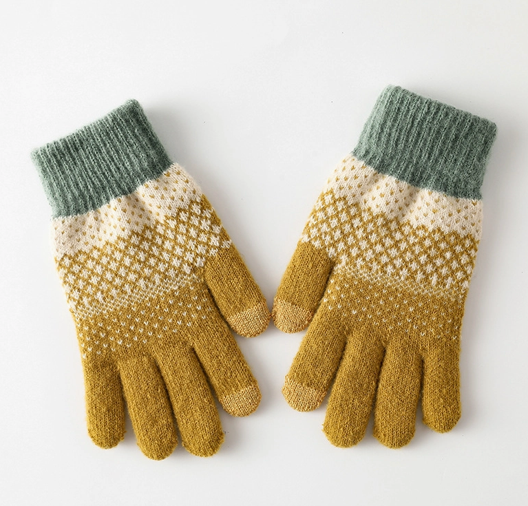Knitted Gloves